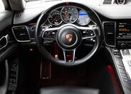 Porsche Panamera 10