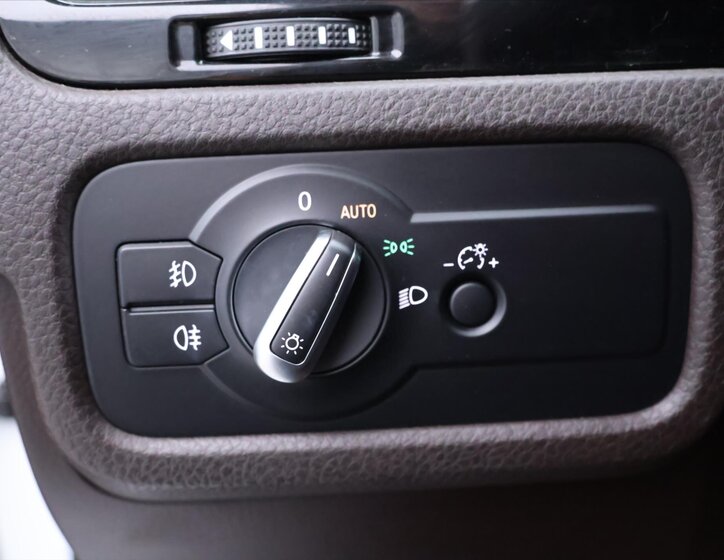 Volkswagen Touareg SUV 3,0 l 193 kw