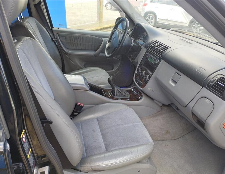 Mercedes-Benz Třídy M SUV / Terénní 2,7 l 120 kw