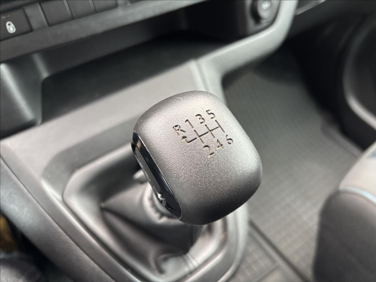 Peugeot Traveller Kombi 2,0 l 110 kw