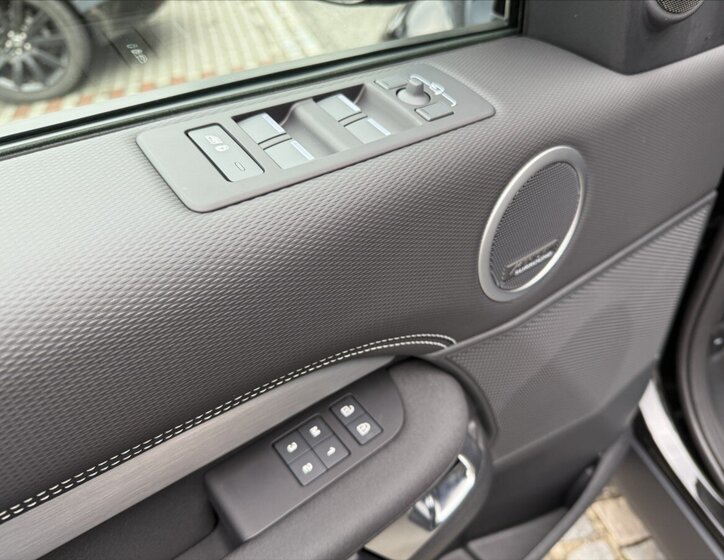 Land Rover Discovery SUV / Terénní 3,0 l 184 kw