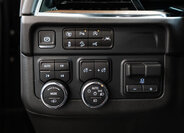 Chevrolet Suburban SUV / Terénní 6,2 l 313 kw