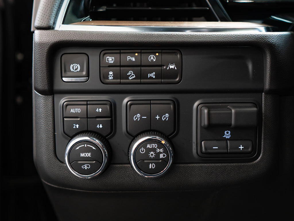 Chevrolet Suburban SUV / Terénní 6,2 l 313 kw