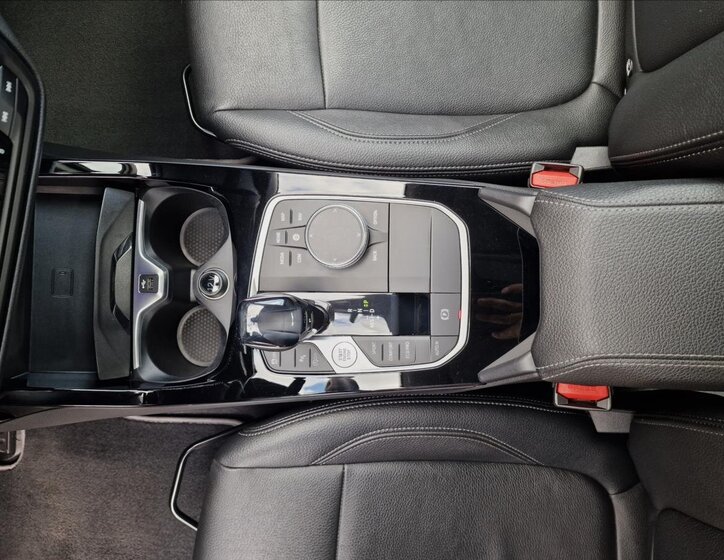 BMW Řada 2 Sedan / Limuzína 2,0 l 110 kw