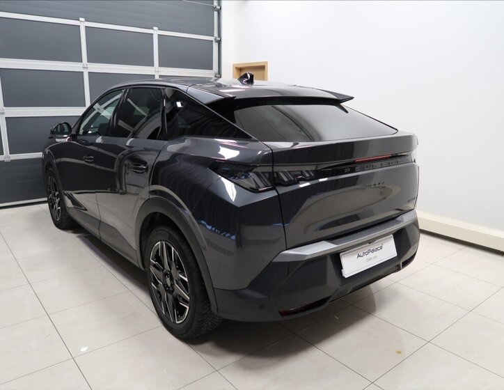 Peugeot 3008 SUV 1,2 l 100 kw