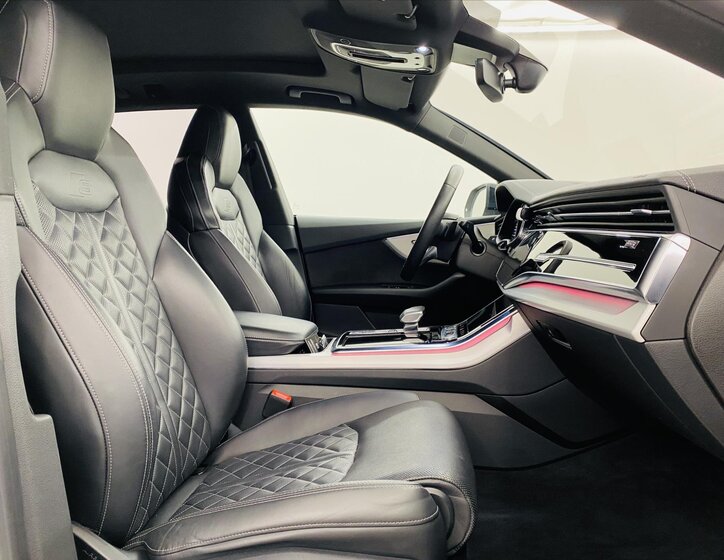 Audi Q8 SUV / Terénní 3,0 l 210 kw