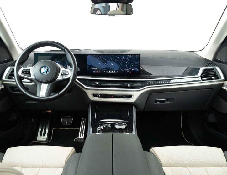 BMW X5 SUV / Terénní 3,0 l 360 kw