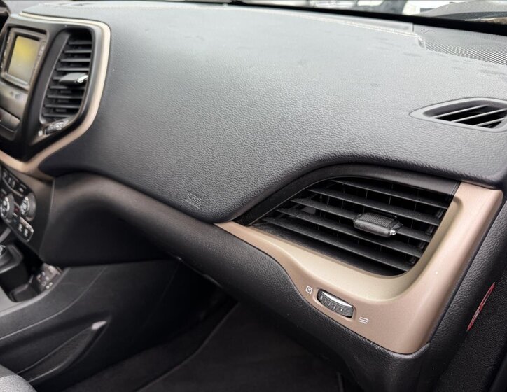 Jeep Cherokee Ostatní 2,0 l 103 kw