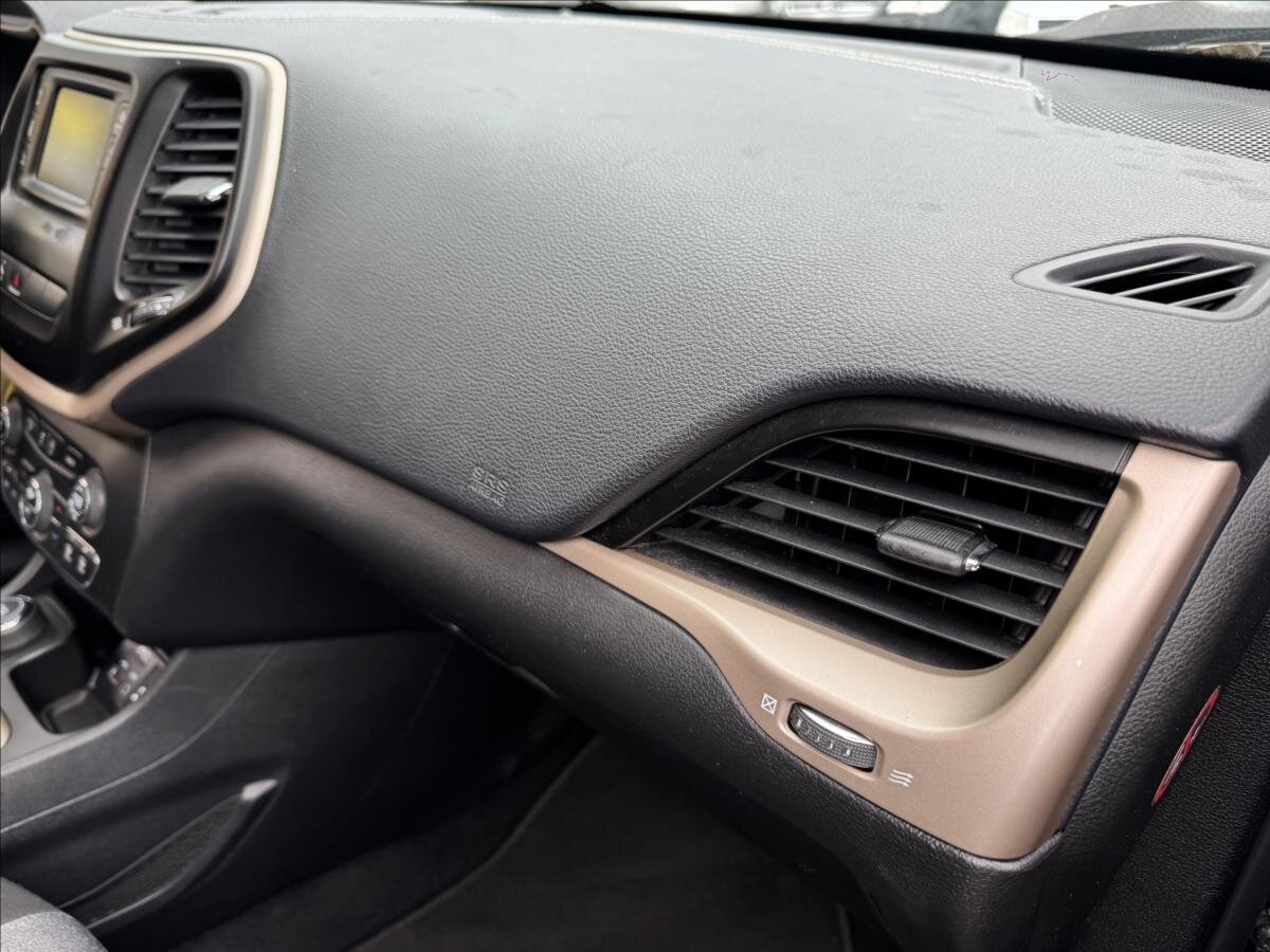 Jeep Cherokee Ostatní 2,0 l 103 kw