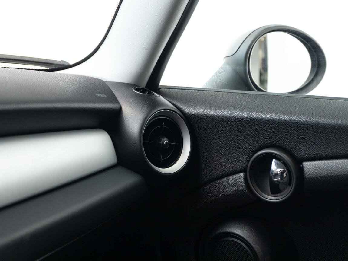 Mini Cooper Hatchback 1,4 l 70 kw