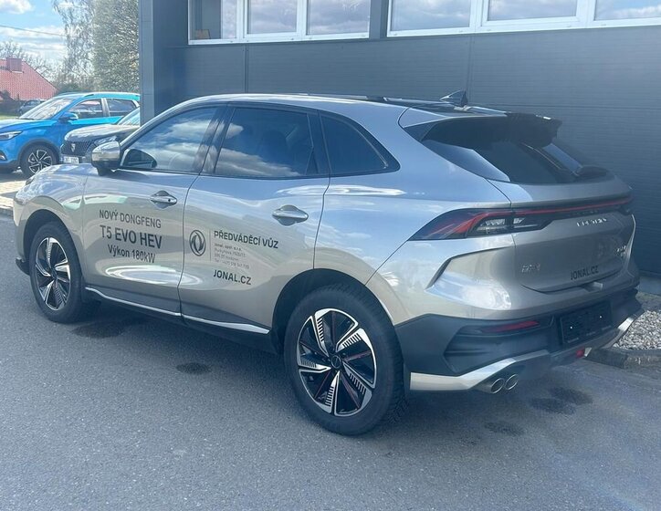 Dongfeng Ostatní SUV / Terénní 1,5 l 180 kw