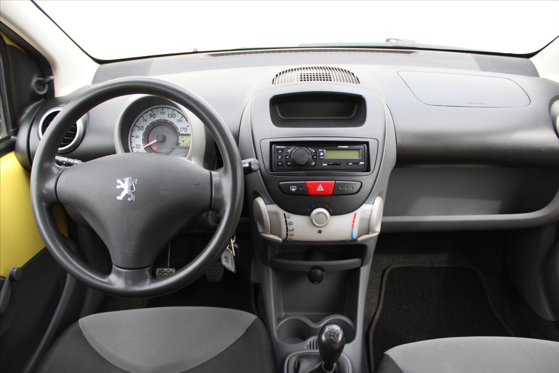 Peugeot 107 Hatchback 998,0 50 kw