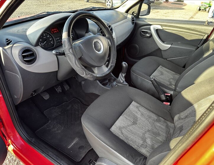 Dacia Sandero Hatchback 1,1 l 55 kw