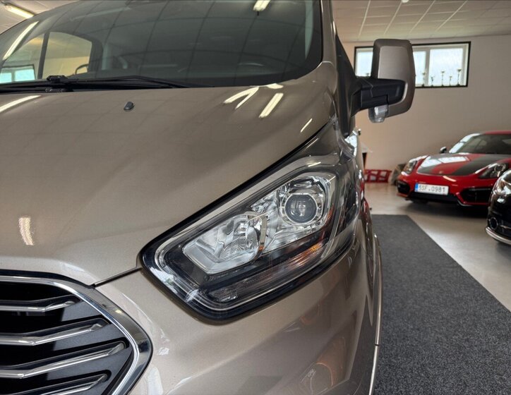 Ford Tourneo Custom MPV 2,0 l 96 kw