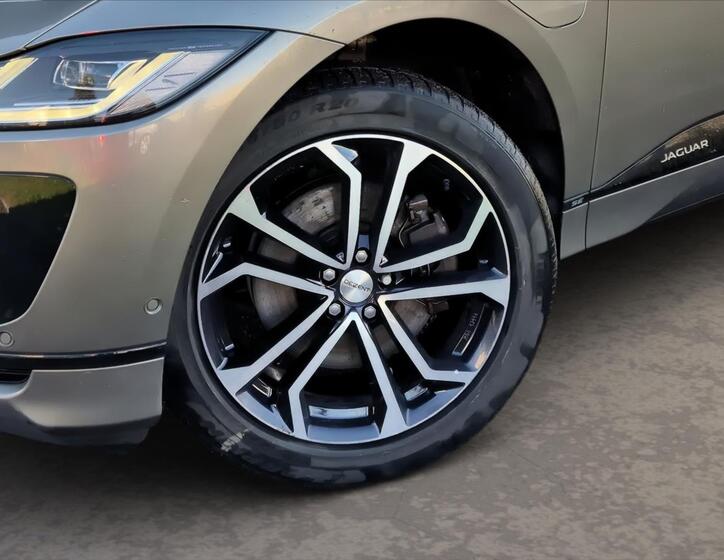 Jaguar I-Pace 6
