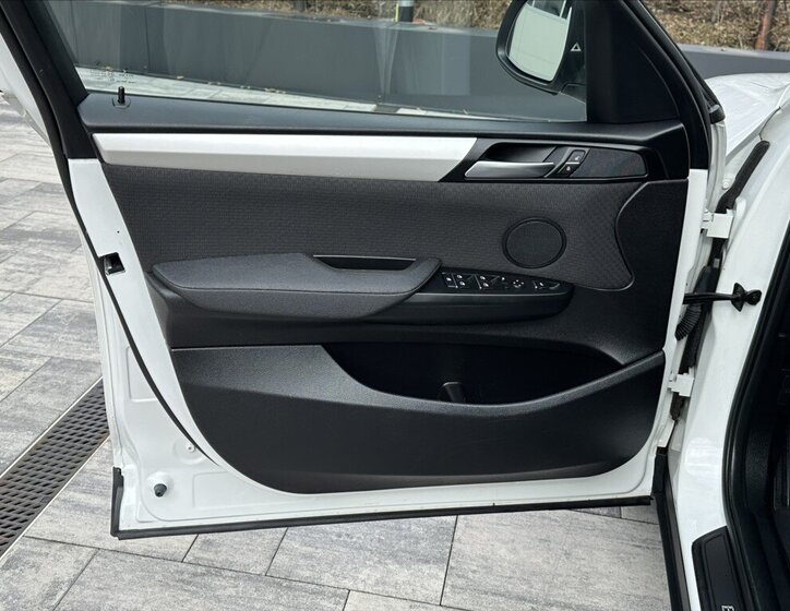 BMW X3 SUV / Terénní 2,0 l 180 kw