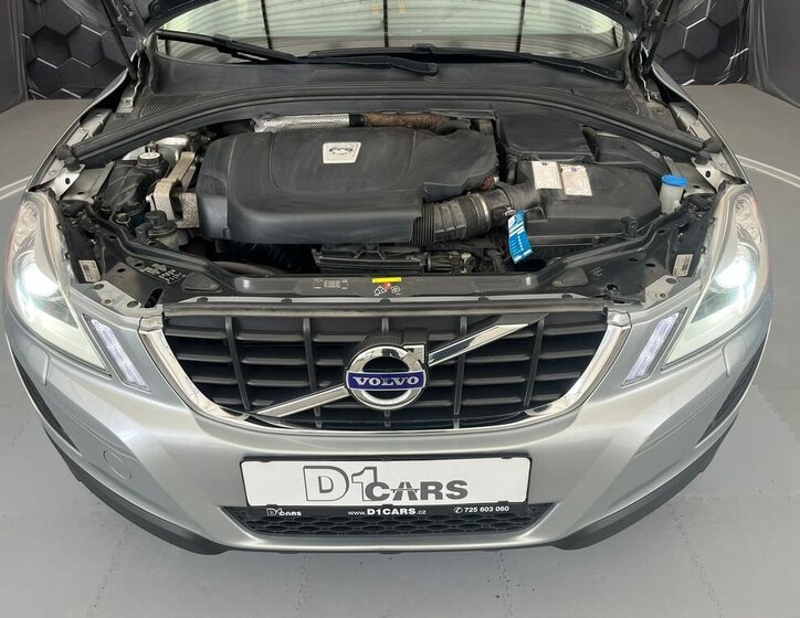 Volvo XC60 SUV / Terénní 2,0 l 120 kw