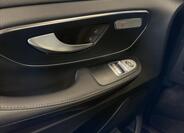 Mercedes-Benz Třídy V 12