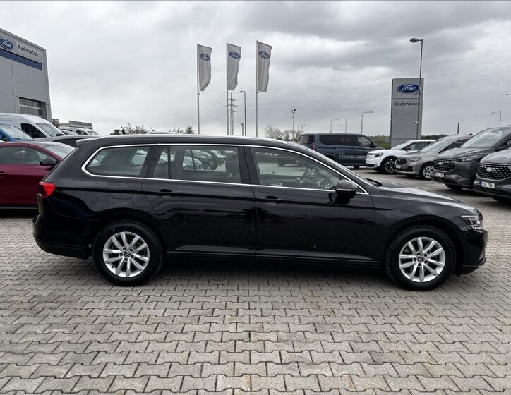 Volkswagen Passat Kombi 1,5 l 110 kw