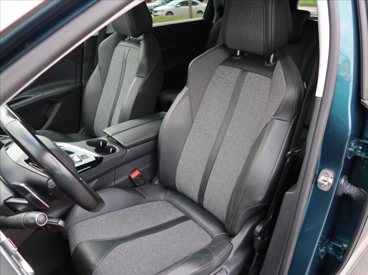 Peugeot 5008 SUV / Terénní 1,2 l 96 kw