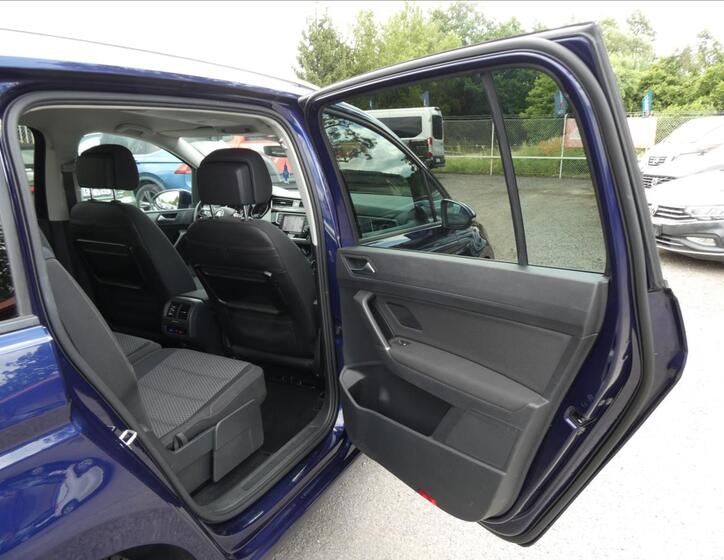 Volkswagen Touran 27