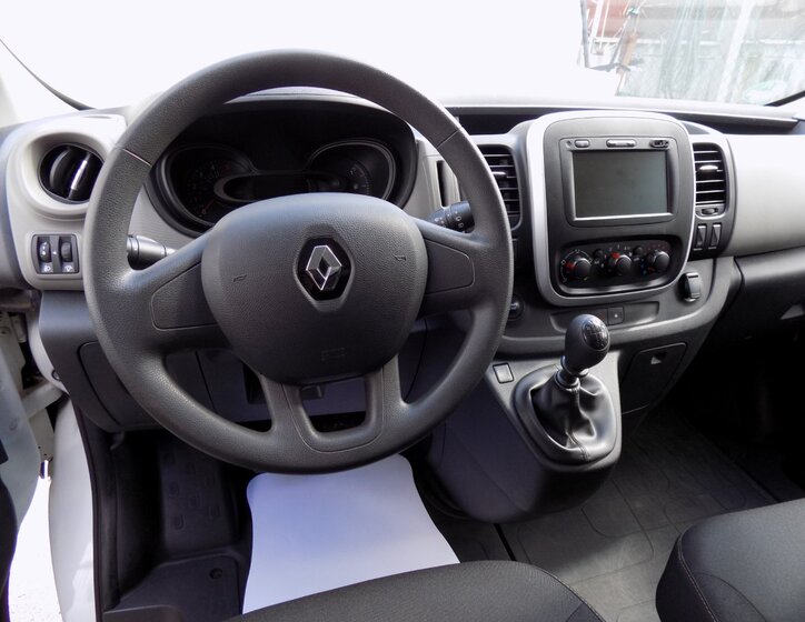 Renault Trafic 16