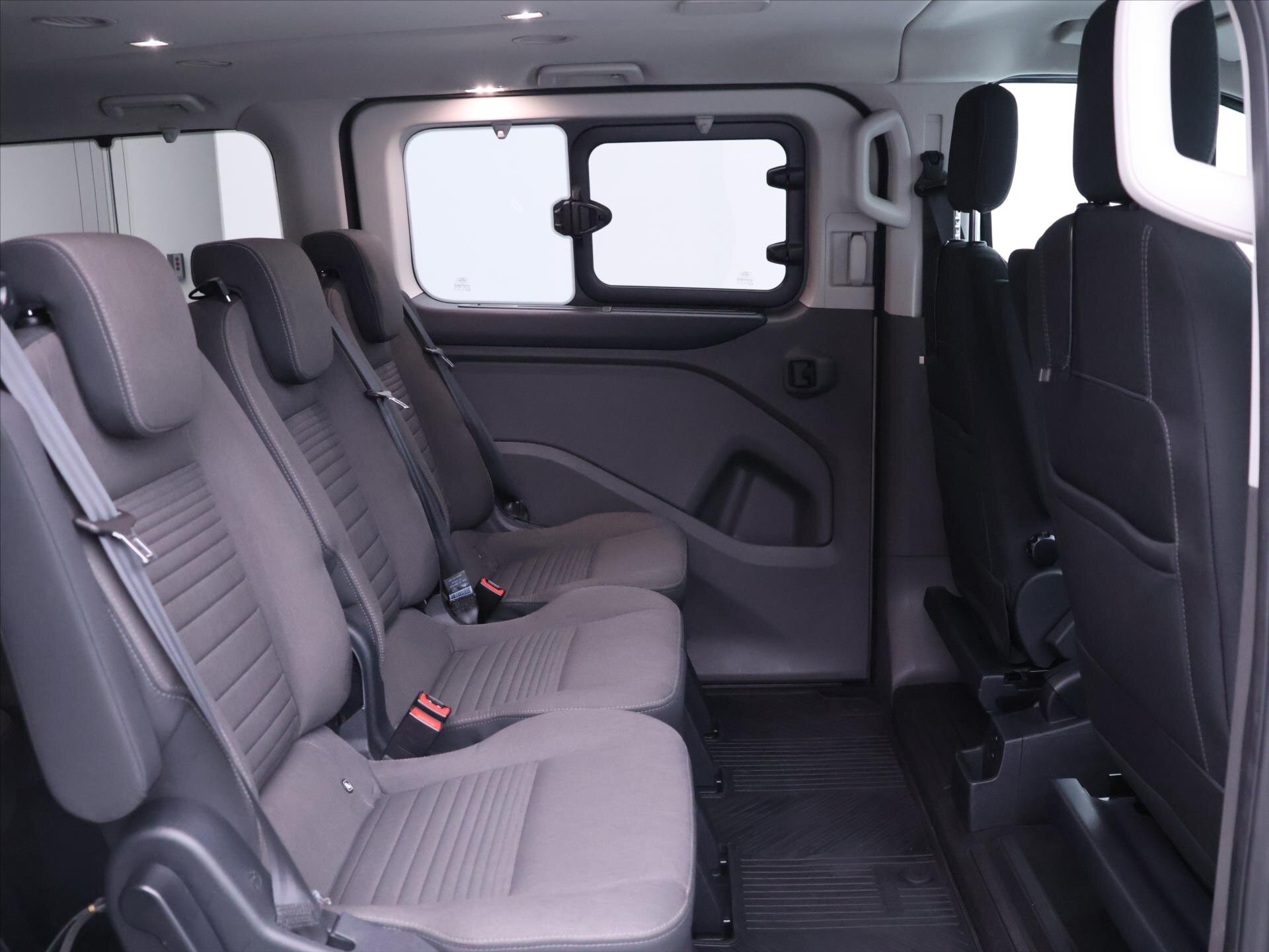 Ford Tourneo Custom Kombi 2,0 l 125 kw