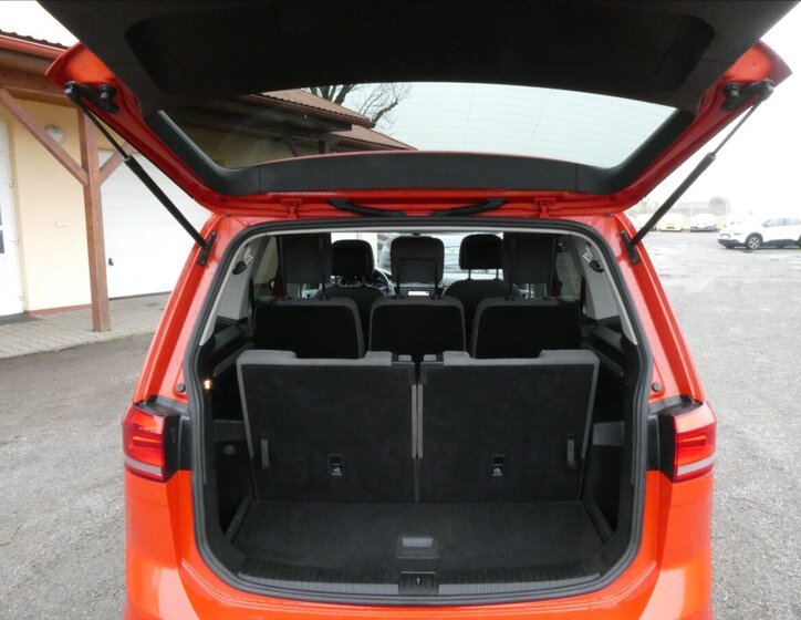 Volkswagen Touran 17