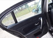 Renault Latitude Sedan / Limuzína 2,0 l 110 kw