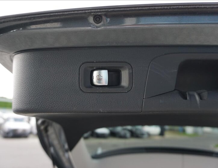 Mercedes-Benz GLC SUV / Terénní 2,0 l 180 kw