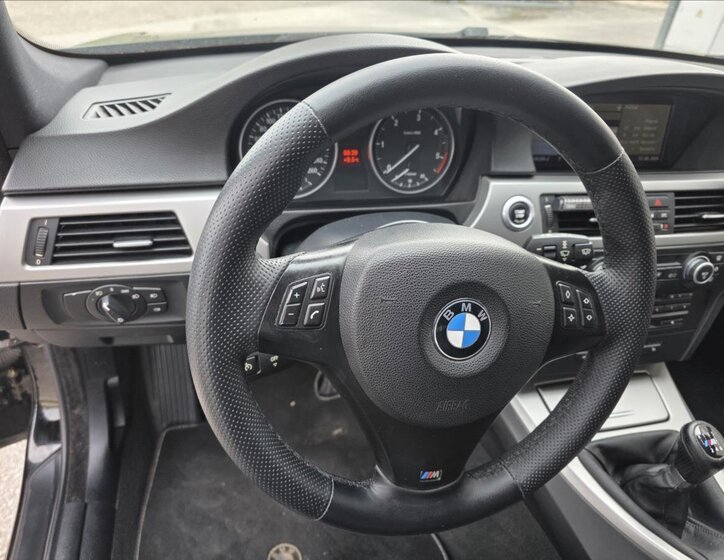 BMW Řada 3 Kombi 3,0 l 170 kw
