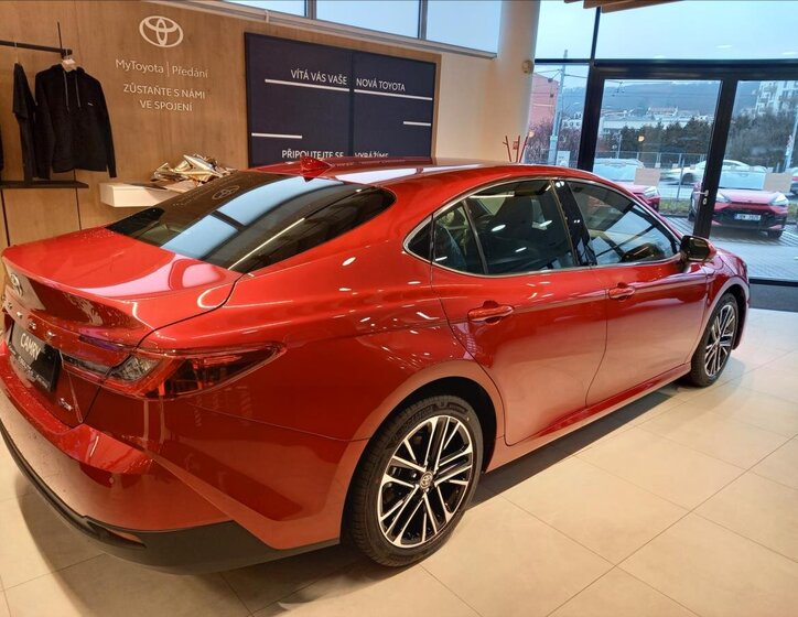 Toyota Camry Sedan 2,5 l 169 kw