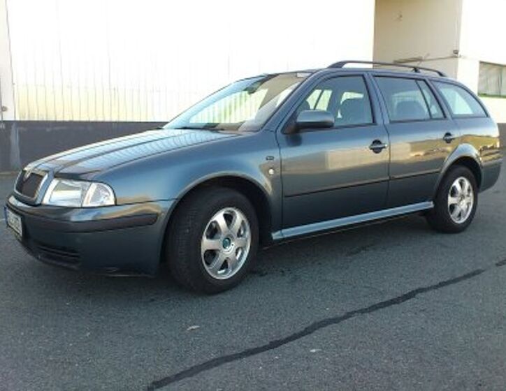 Škoda Octavia 1
