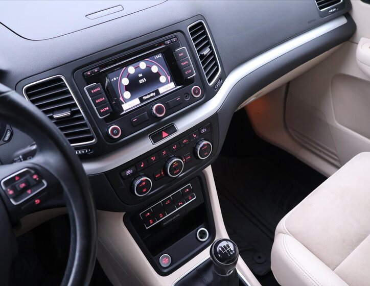 Volkswagen Sharan 23