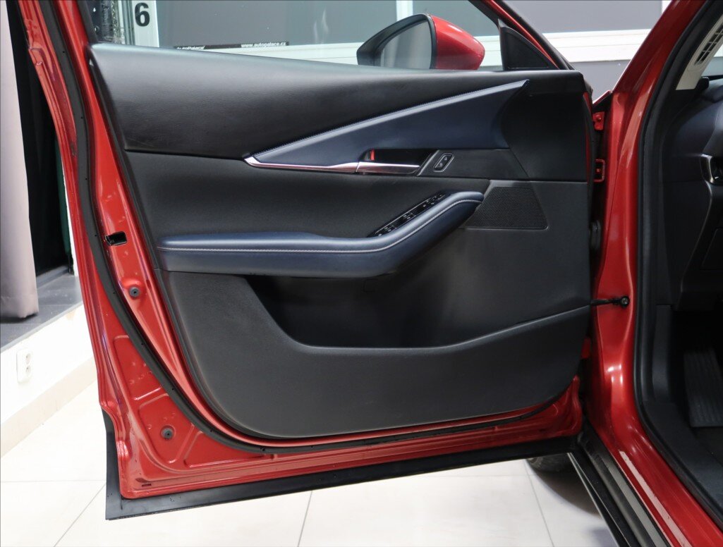 Mazda CX-30 SUV / Terénní 2,0 l 90 kw