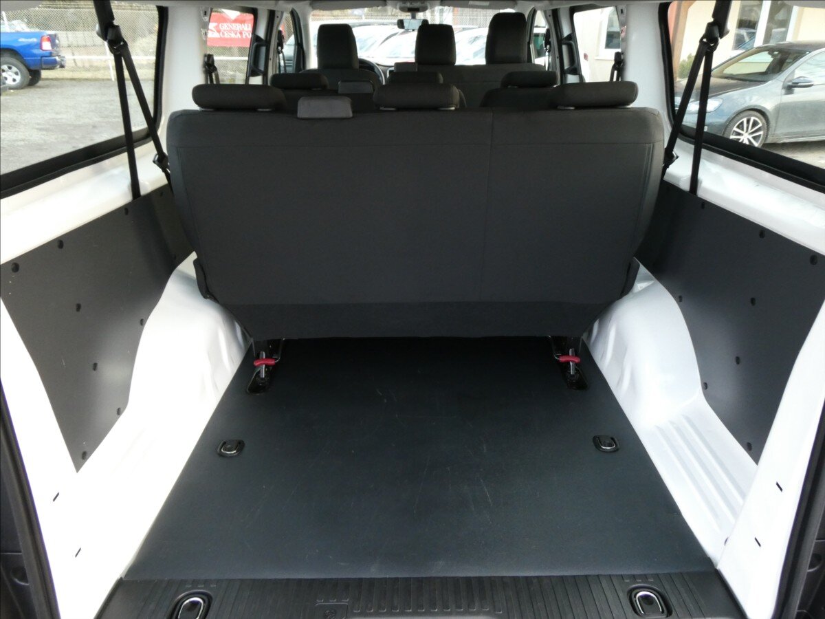 Peugeot Expert Kombi 1,5 l 88 kw