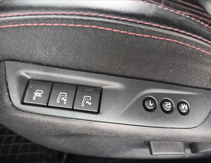 Peugeot 308 Hatchback 2,0 l 130 kw