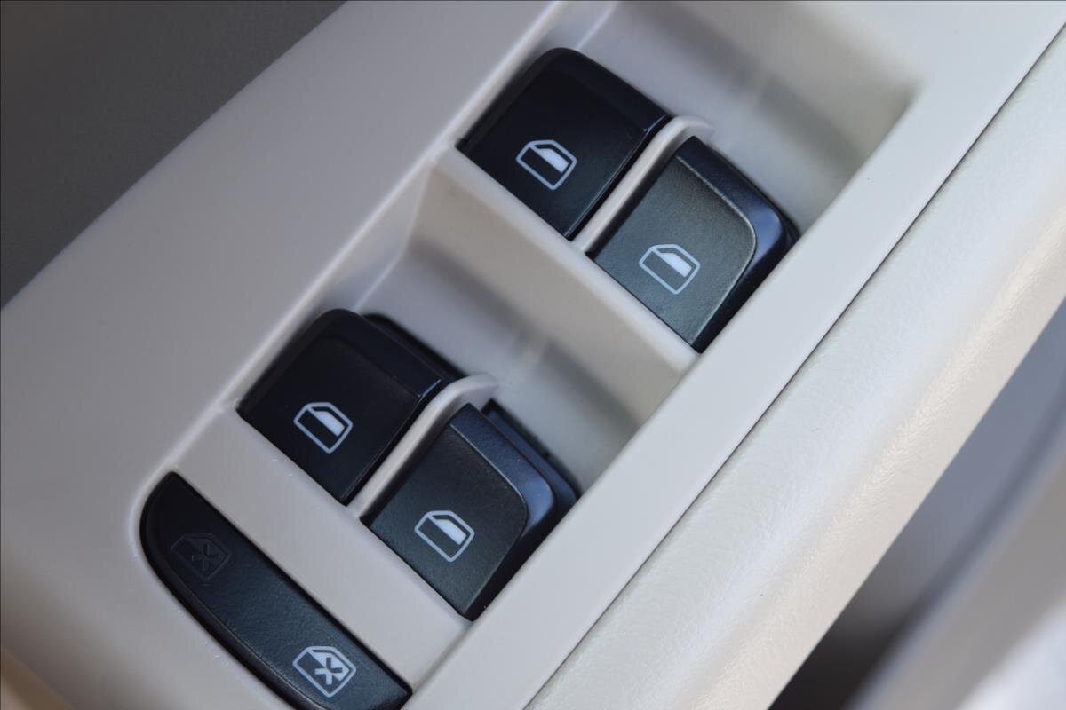 Audi Q5 SUV / Terénní 2,0 l 105 kw