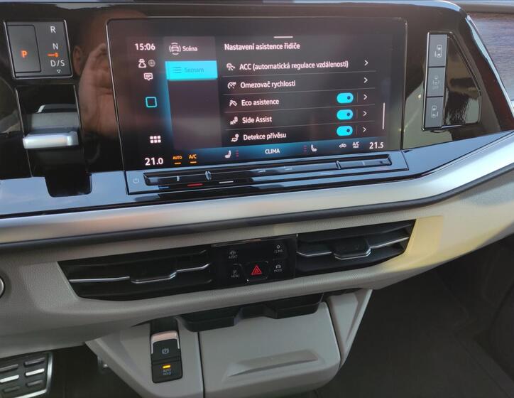 Volkswagen Multivan 12