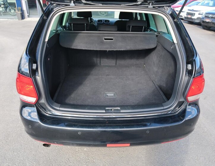 Volkswagen Golf Kombi 1,6 l 77 kw