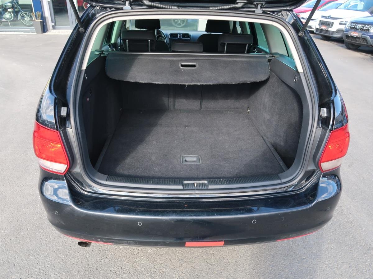 Volkswagen Golf Kombi 1,6 l 77 kw