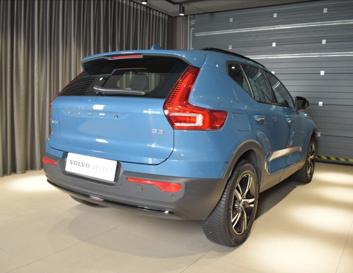 Volvo XC40 4