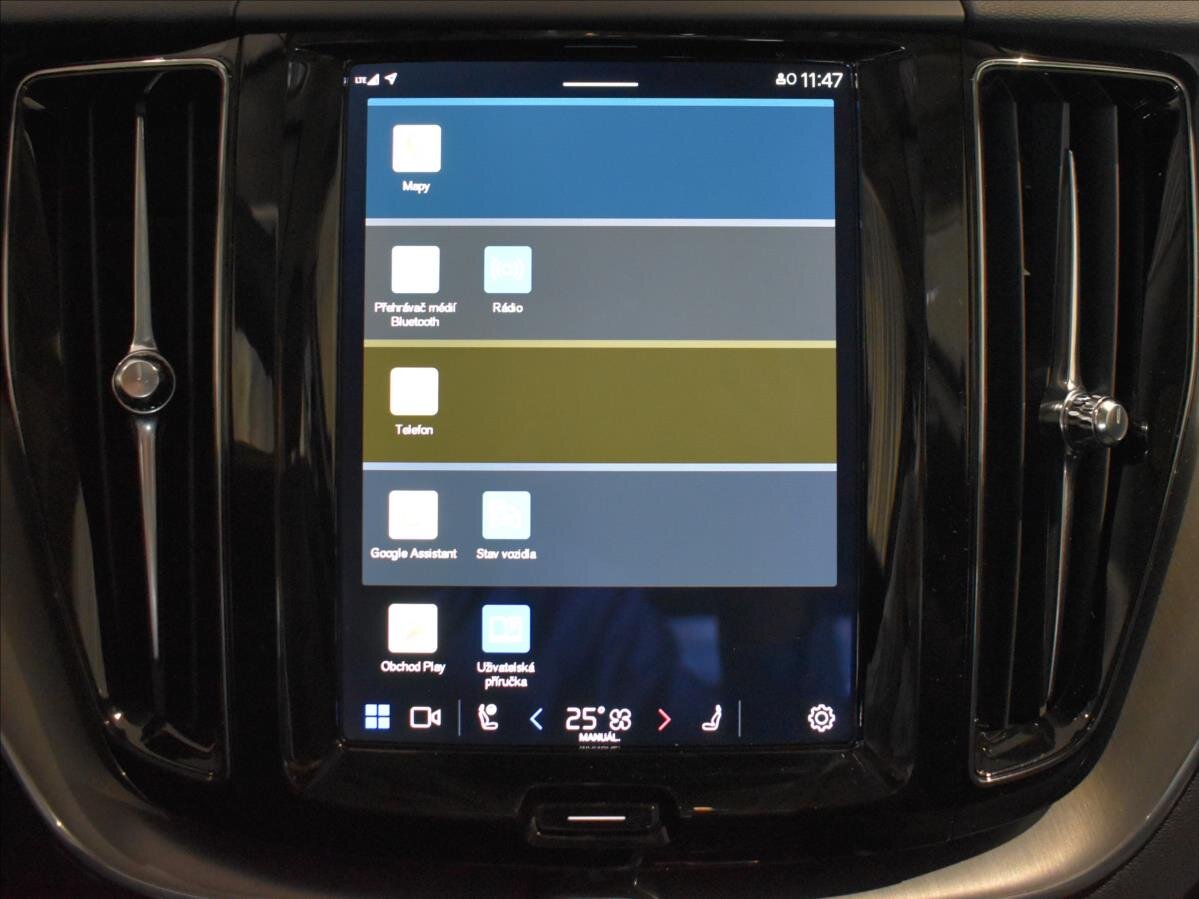 Volvo XC60 SUV / Terénní 2,0 l 145 kw