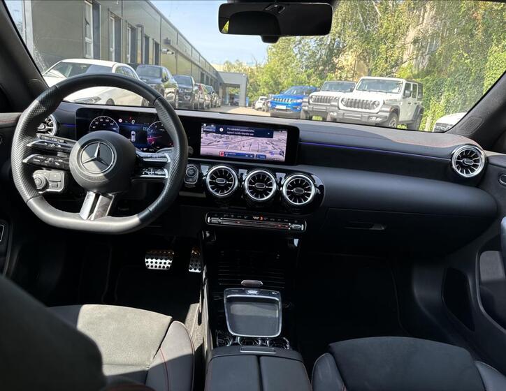 Mercedes-Benz CLA 11