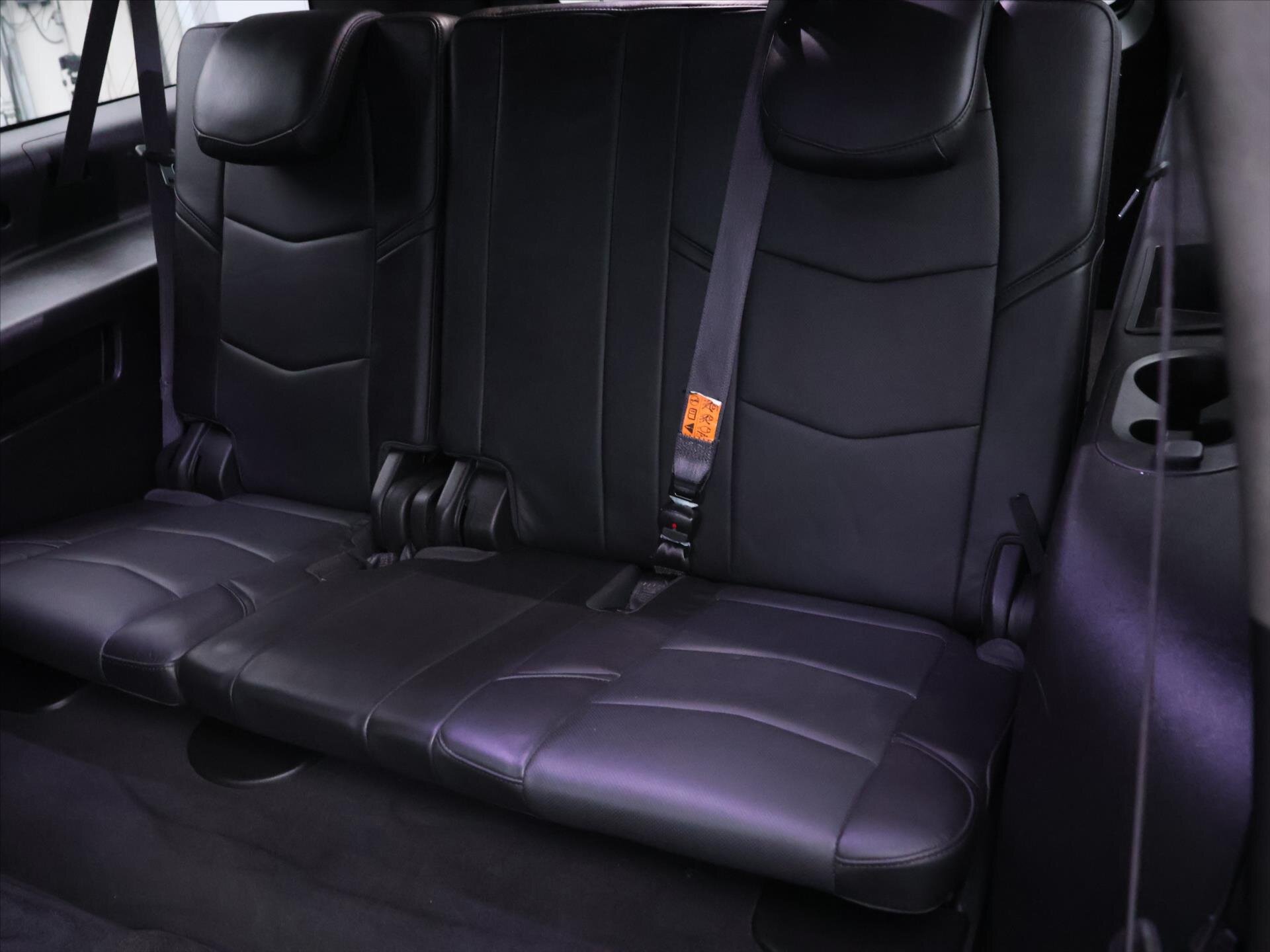 Cadillac Escalade SUV / Terénní 6,2 l 313 kw