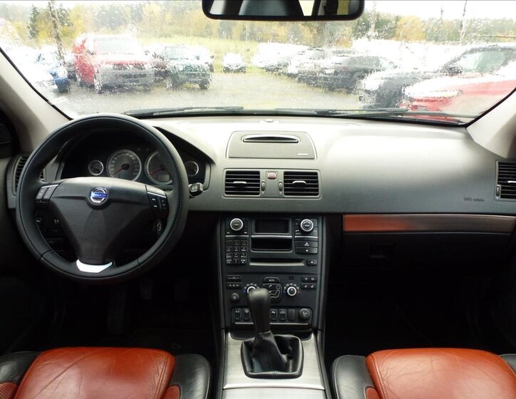 Volvo XC90 30