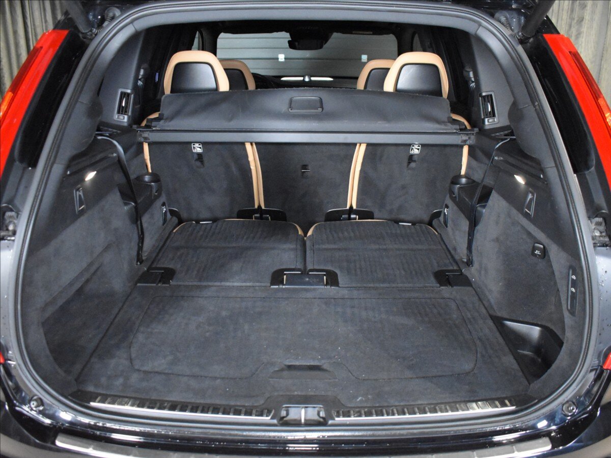 Volvo XC90 SUV 2,0 l 165 kw