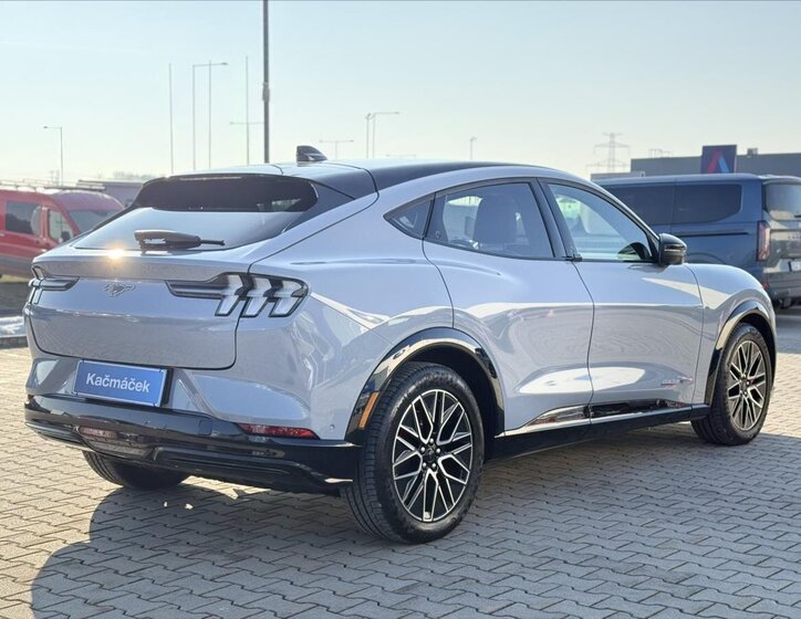 Ford Mustang Mach-E Hatchback 0,0 225 kw