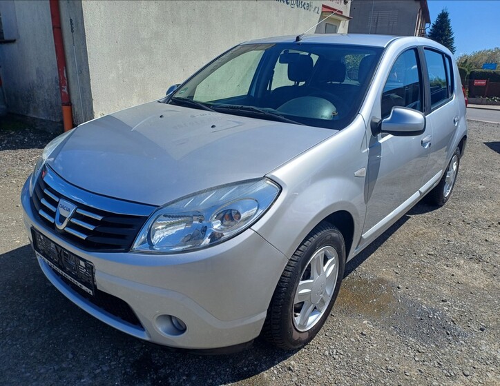 Dacia Sandero 1