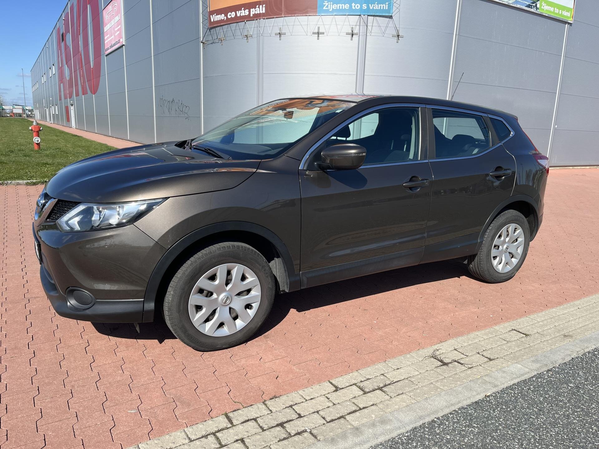 Nissan Qashqai SUV / Terénní 1,2 l 85 kw